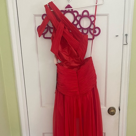 Gorgeous brand new embellished high-low rhinestone gown - Picture 5 of 8